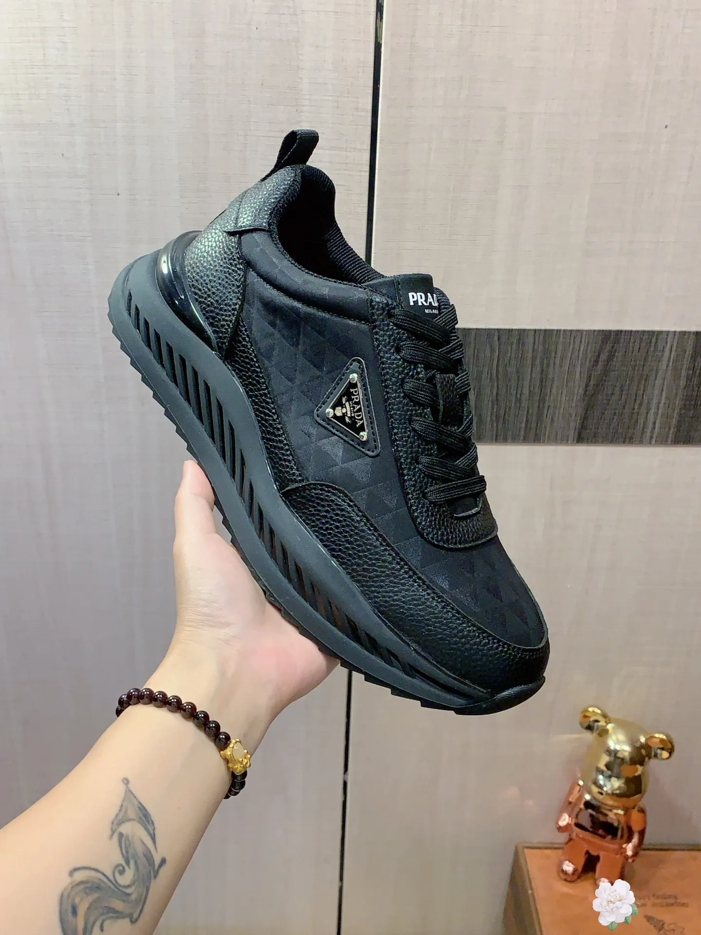 Men's men's shoes💰460💰💰🎩🎩[Lightning][Lightning] "PRADA*" The latest and most popular casual shoes, top brand [seduce] luxury ~ purchasing agency, top ~ quality. [Strong] The upper is made of imported breathable cowhide with material ➕ breathable sheepskin feet (•) and fine workmanship. The original stylish and stylish soft rubber wear-resistant and non-slip outsole is light and comfortable on the feet. The real thing looks better in real photos. 413: code: 38-44, 3️⃣ colors selected